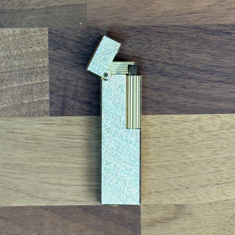 Vintage ArtBlaze AF-02 Gold Tone Textured Slim Flip Top Butane Roller Lighter